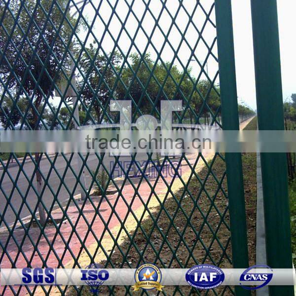 Expanded Metal Fence Plastic Coated