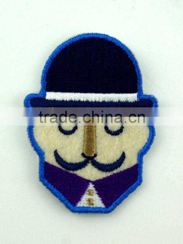 Hot sale Customized Embroidery label/2014 High Quality Custom Sew on Embroidery patch