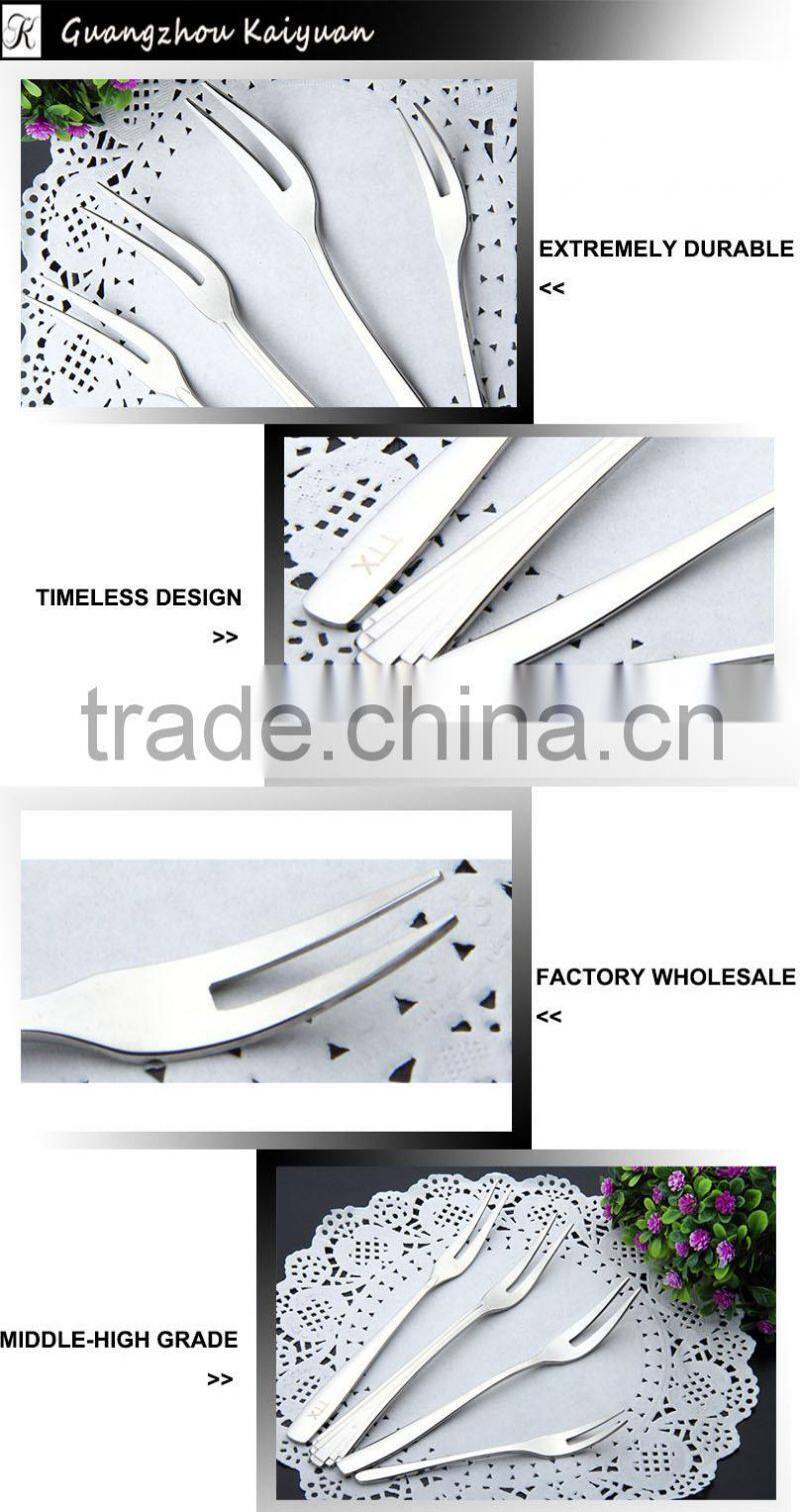 Serving spoon, salad spoon and fork, fruit and salad knife
