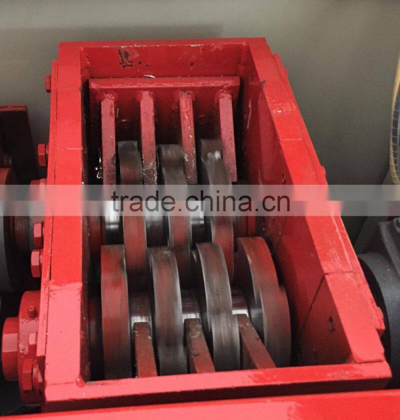 industrial plastic bottle / CD / Paper / Aluminium Cans Shredder