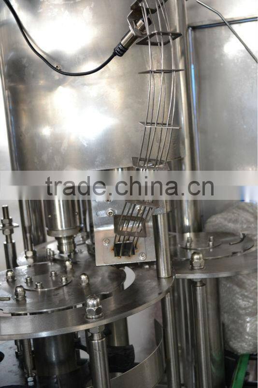 Automatic PET bottling machine