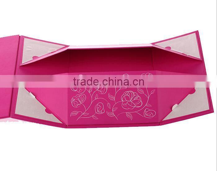 Custom made paper gift box with magnets