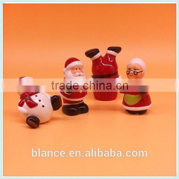 ceramic XMAS salt and pepper pots in Christmas design spice jar