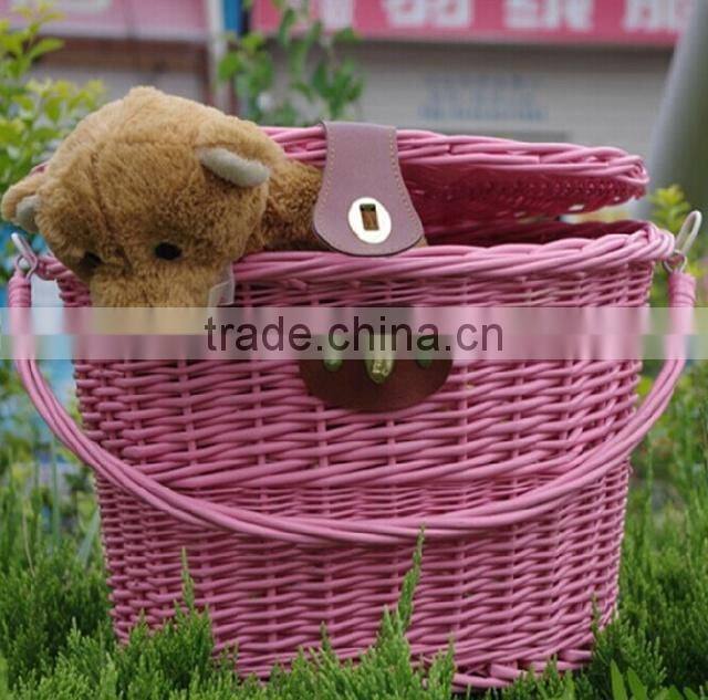 Lidded removable woven wicker basket bicycle