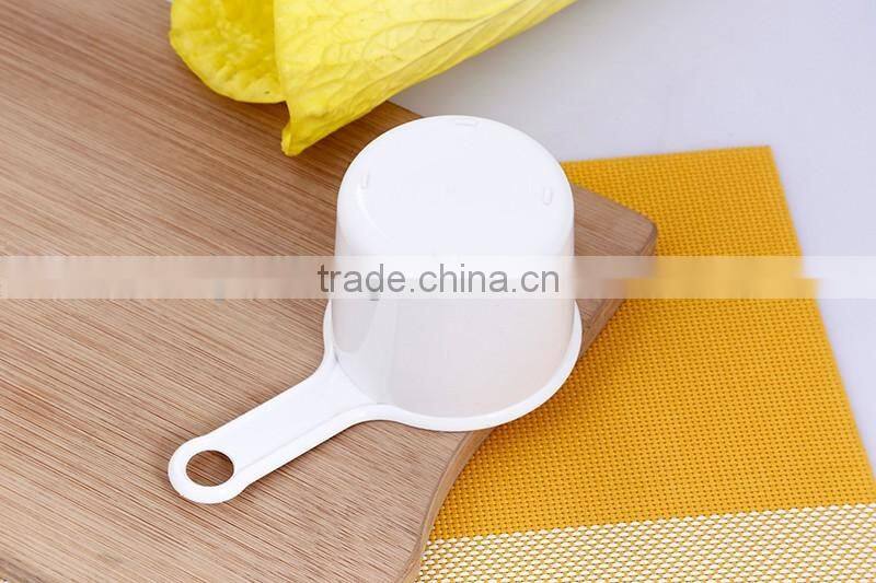 Factory price high quality PP food grade material customized logo measuring cups