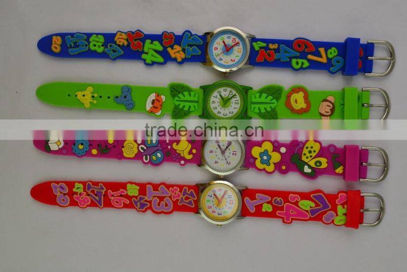 New stylish trendy popular silncone kids watch with colorful strap watch