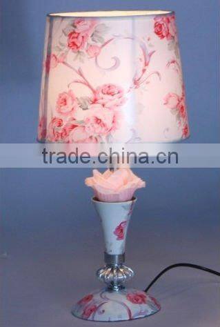 Contemporary Lamp Post Decorations E27