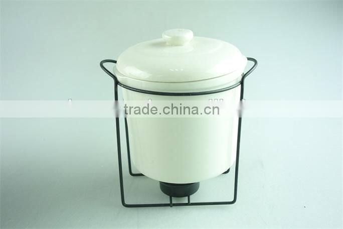 samll round white ceramic soup tureen with lid , stock cheap ceramic tureen with black iron part