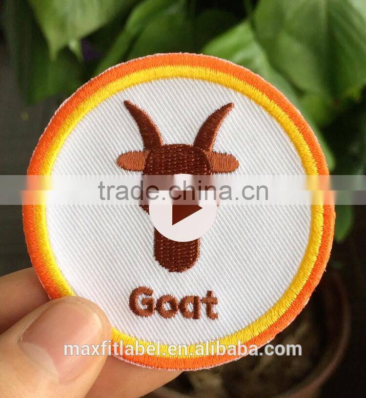 2016 custom logo high quality embroidery patch badge for apparel