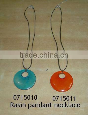 Emerald Imitation necklace