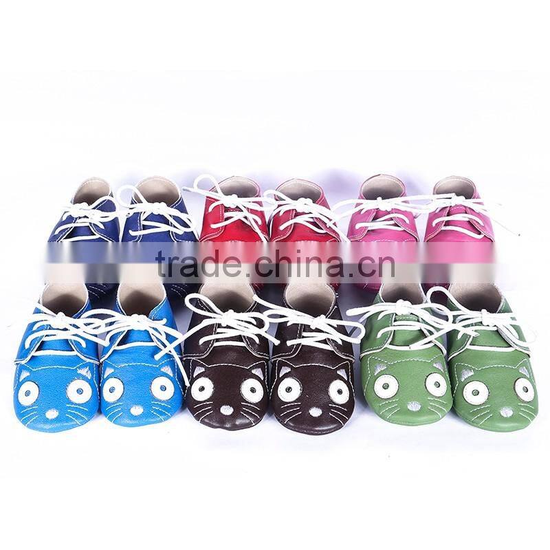 Cute cat design leather baby moccasin