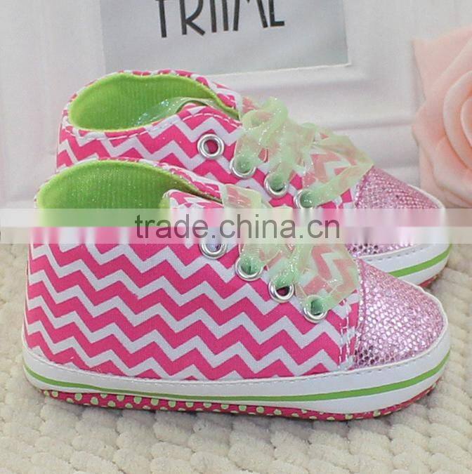The new help tie female baby socks Soft bottom non slip wave pattern of a toddler shoe