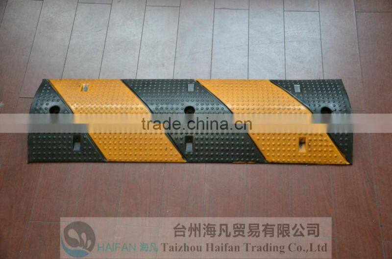 durable reflective speed bump/rubber road speed bump /rubber speed humps for Crossroads/road speed bump for crossing