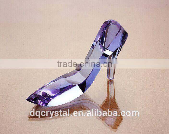 Beautiful crystal carving shoe for crystal carved wedding decoration gift