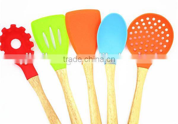 FDA certificate silicone kitchen utensils with wooden handle