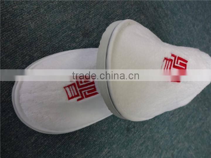 Cheap close and open toe chinese women embroidered slippers