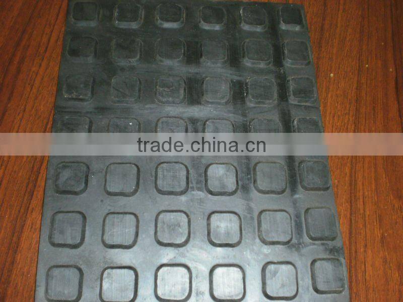 Anti-slip square pattern rubber floor mat
