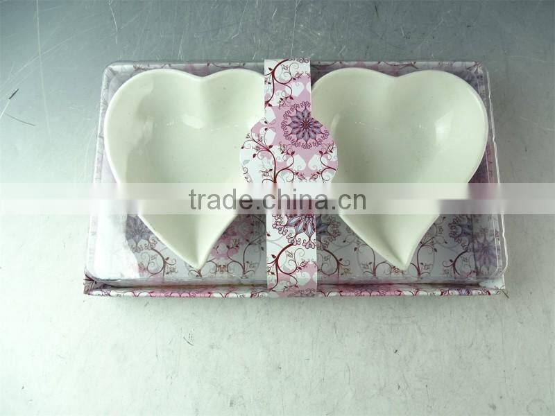 White ceramic heart shaped bowl / dishes with gift color box small size
