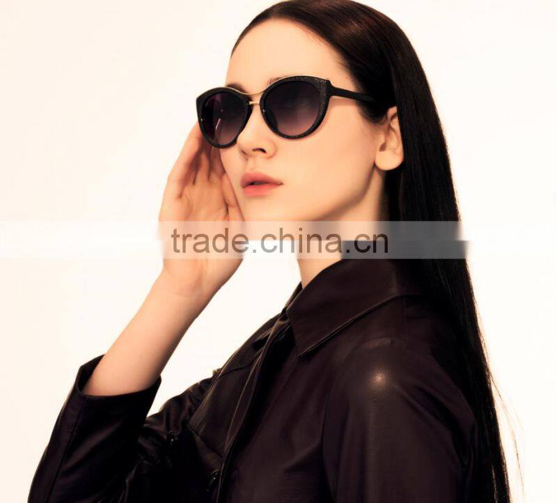 OEM Latest Fashion Polycarbonate Eyewear Women Sunglasses