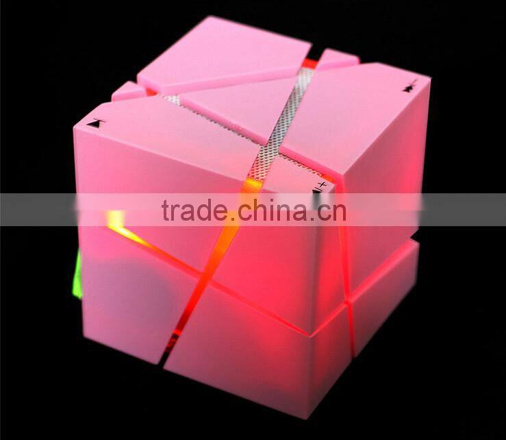 Qone7 EDGE Portable Mini Bluetooth Speaker with LED Light Built-in 500mAh Battery Stereo Sound Box Mp3 Player Subwoofer Speakers