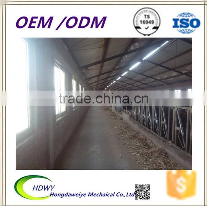 cow / cattle headlocks;cow headlocks;cattle headlocks