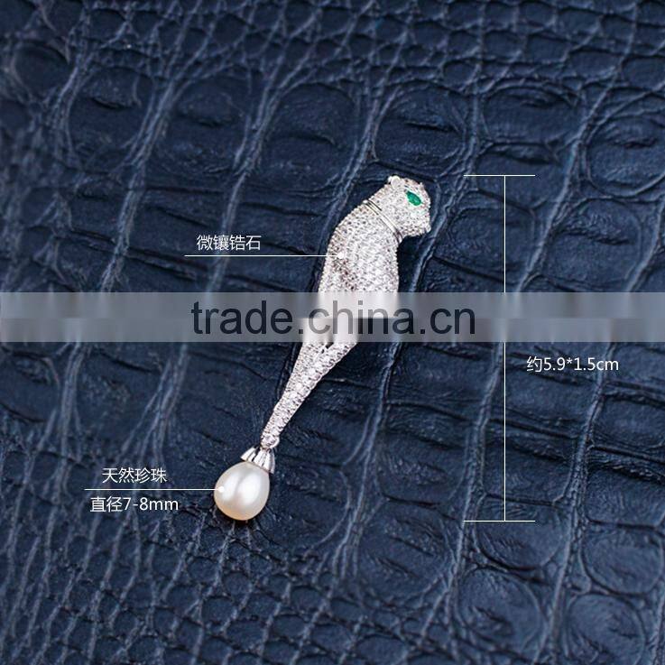 Egypt panther natural pearl brooches micro inlay zircon high-grade corsage, creative jewelry wholesale shawl buckle