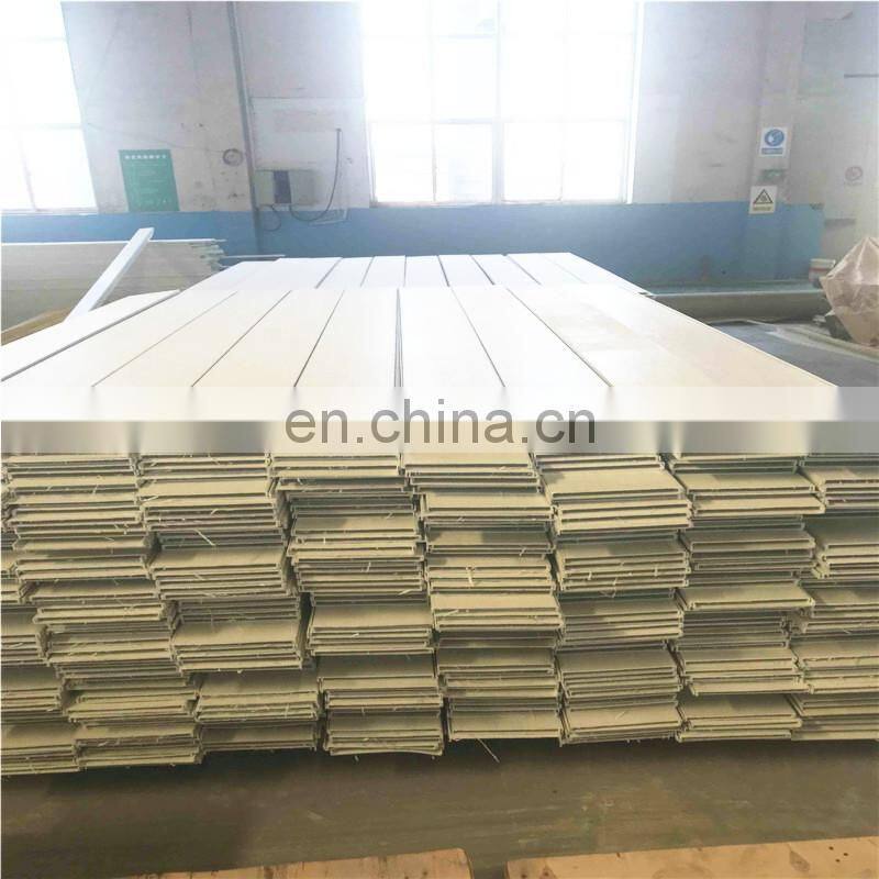Fiberglass reinforced plastic cable tray with high strength