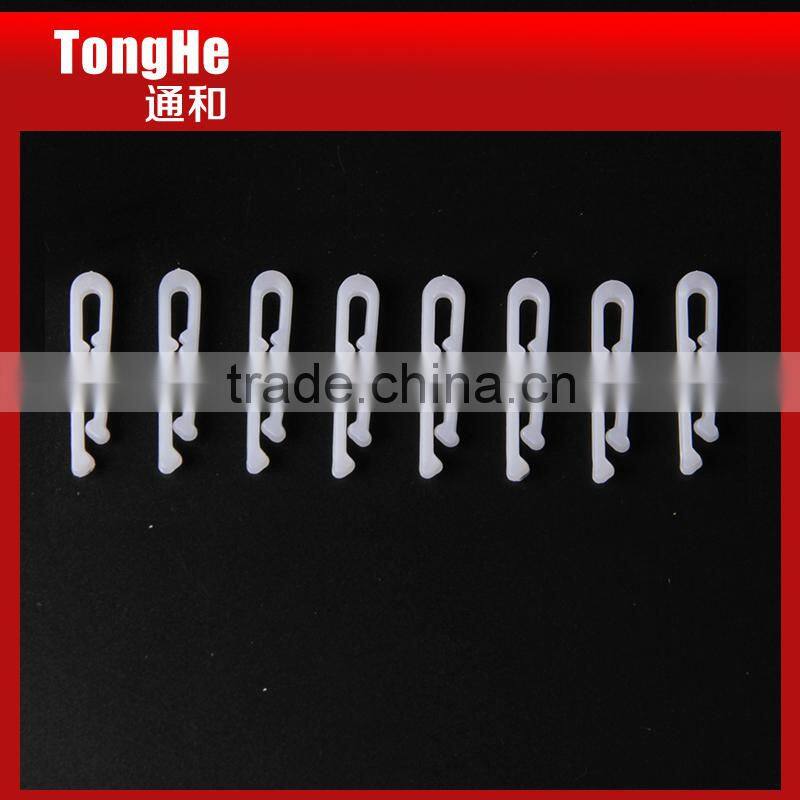 40mm length white plastic shirt clip with teeth