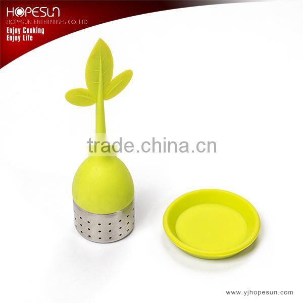 Silicone and stainless steel assembly tea strainer