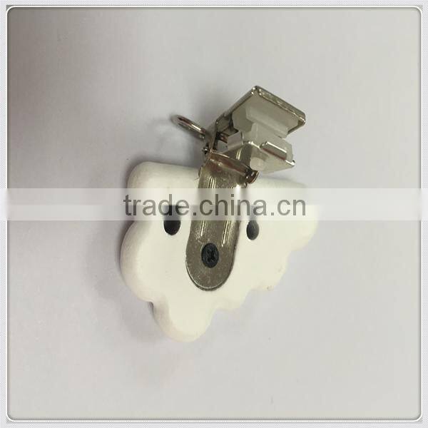 pacifier chain clip ,wooden baby pacifier clip holder , pacifier clip holder