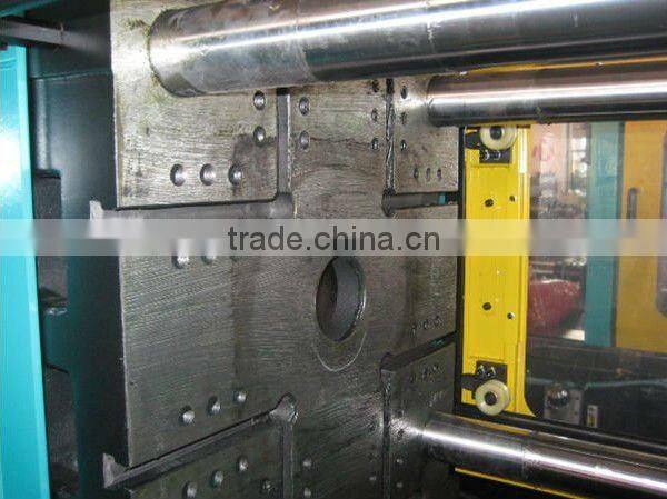 Servo and automatic injection moulding machine XT-VD120 Vertical type