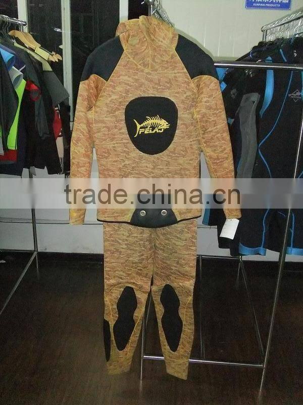 Spearfishing camouflage wetsuits for cold water
