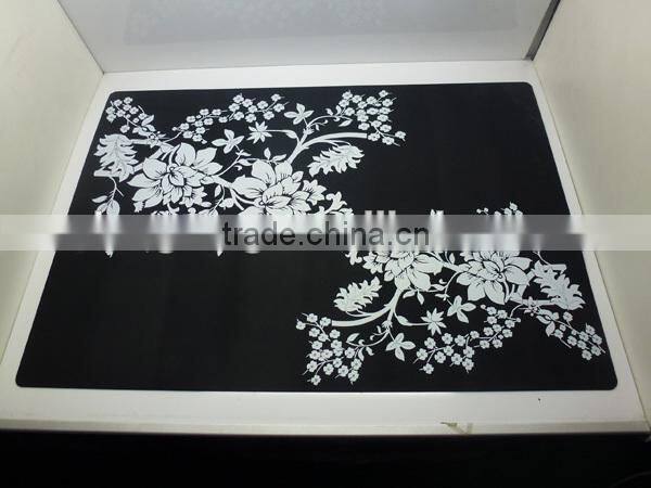 different sizes non stick and heat resisitant silicone dinner table mat