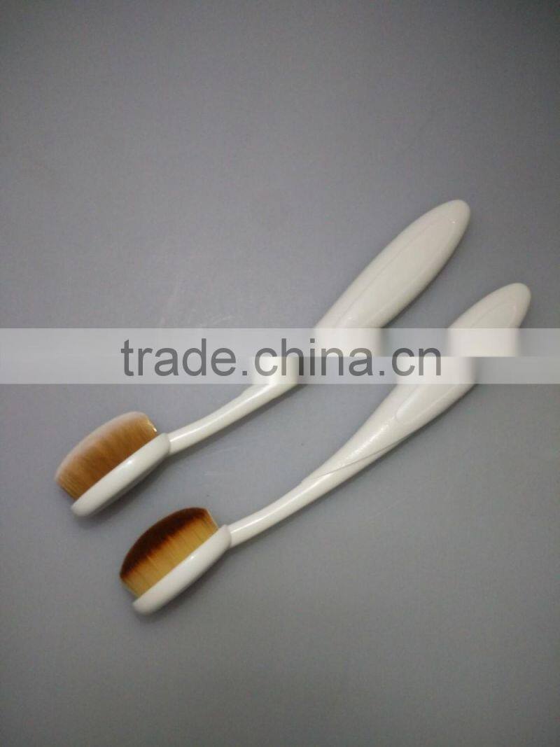 new design white tooth shape oval foundation brush