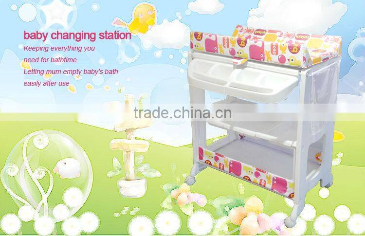 EN12221 baby changing station color changing bath mat