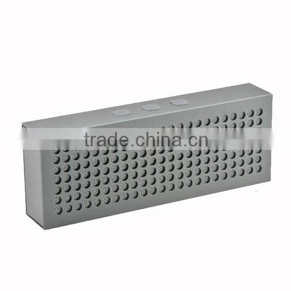 Metal bluetooth speaker with AUX Line in