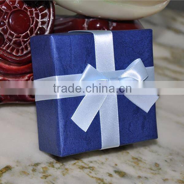Plastic heart shaped gift box for wholesales