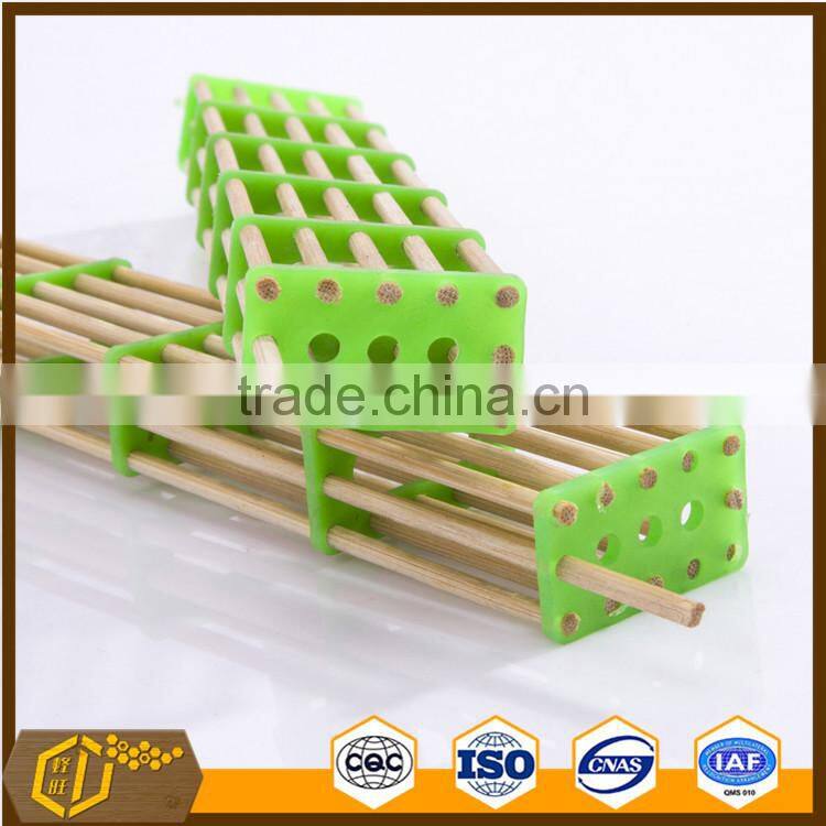 BeeKeeping Tools Bee Hives Tools Long Baboo Bee Queen Cage