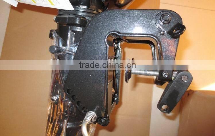 4-stroke outboard motor / boat engine