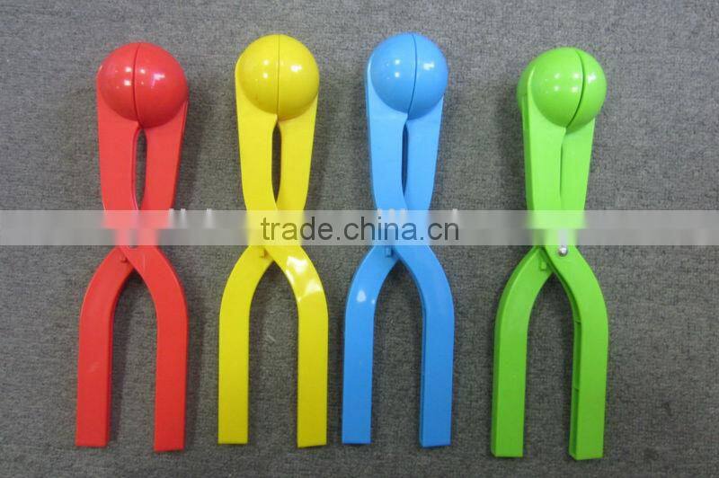 POOF-Slinky - Ideal Sno-Ball Maker for Winter Snowball Activities, Assorted Colors ABS Snowball Maker