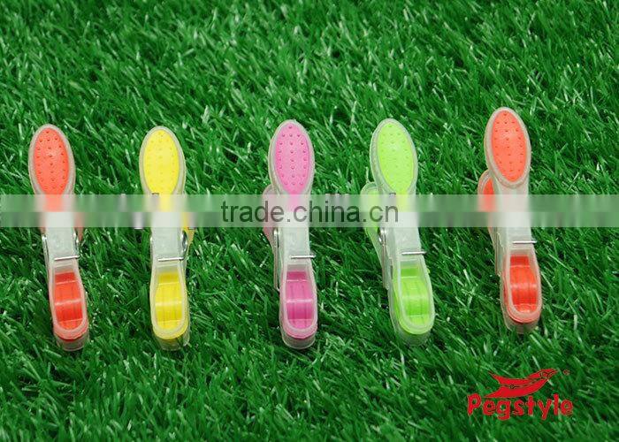 wholesale cheaper plastic clothespin