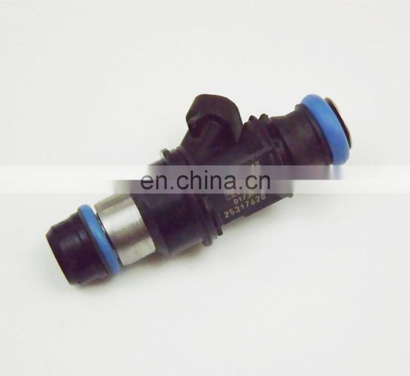4 HOLE fuel injectors For 1999-07 Chevy GMC Hummer 4.8 5.3 6.0 25317628*8