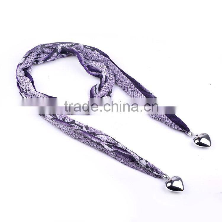 2016 New design heart metal pendant scarf