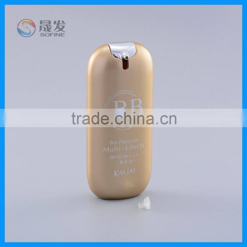 Flat cosmetic sunscreen lotion bottle