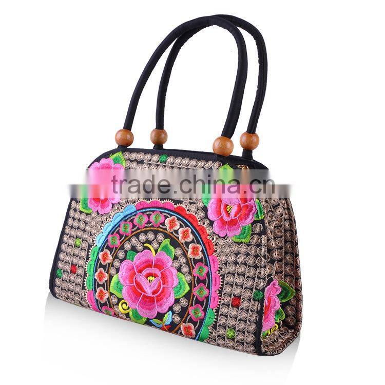 2016 Hot sell woman fashion handbag with wooden beads bag embroidery handbag vanity
