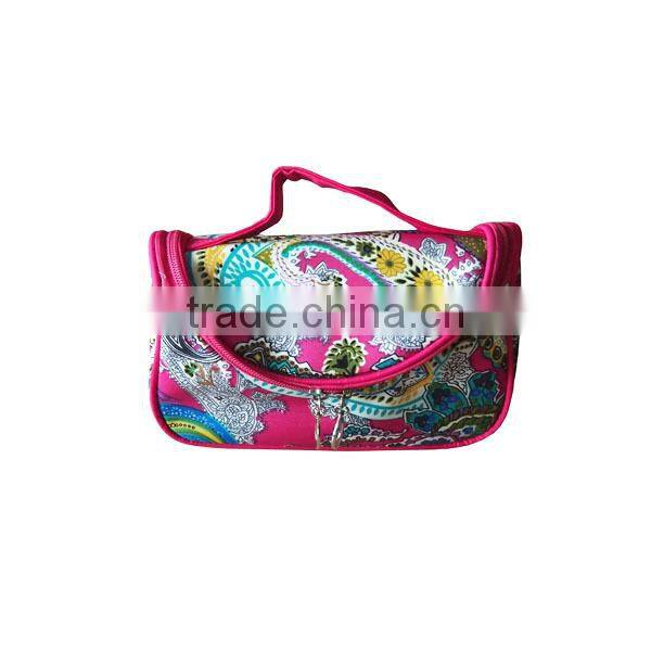 Fast delivery modern makeup bag supplier