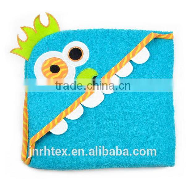 Eco-friendly embroidery designs ring spun cotton velour wholesale hooded baby towel for bathroom