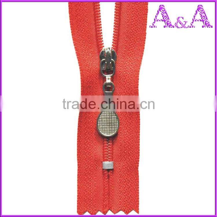 Plastic metal zipper made in China