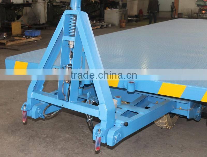 Double traction transport flatbed trailer