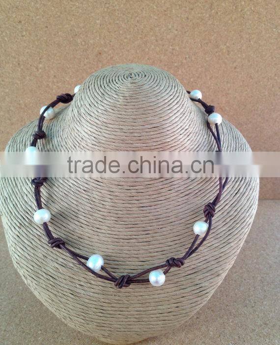 Knotted LEATHER & Three FRESHWATER Pearl Bracelet - Round